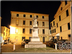 foto Bassano del Grappa di notte